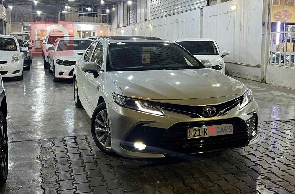 تۆیۆتا کامری